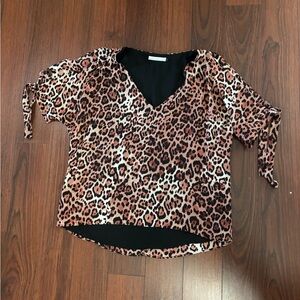 Three Eighty Two leopard split sleeve top size Small